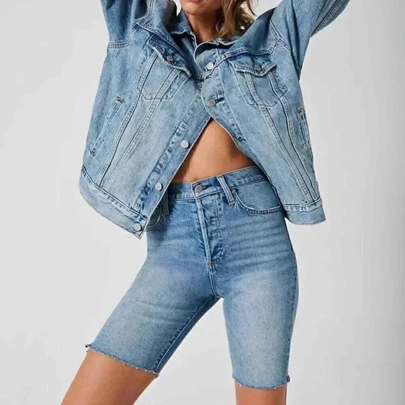 Aritzia Denim Forum The Yoko Bermuda Jean Short Denim Blue Size 25 - Picture 1 of 16